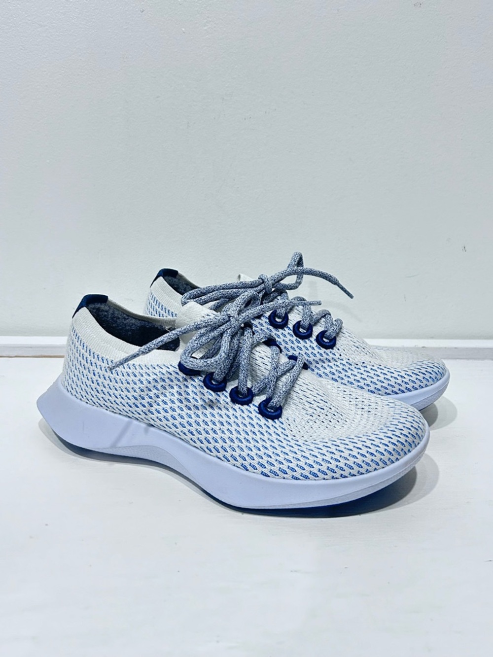 Allbirds Women’s Tree Dasher Running Sneakers Lightweight – White & Blue‎ Size 8